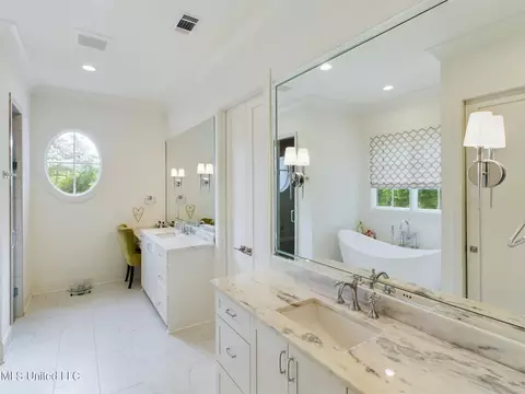 Bath - 211 Chestnut Spring Road Rd # B, Flora, MS 39071 photo 1 of 5