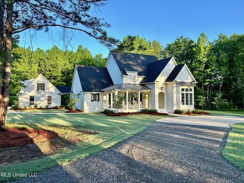 211 Chestnut Spring Road Rd # B, Flora, MS 39071