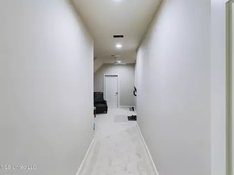 Entry Way - 211 Chestnut Spring Road Rd # B, Flora, MS 39071 photo 3 of 4