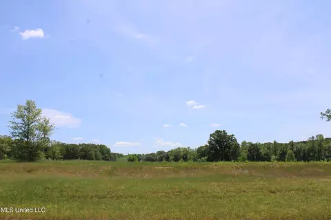 14992 Fairview Rd, Byhalia, MS 38611