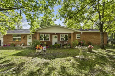 22472 Bells Ferry Rd, Pass Christian, MS 39571