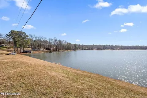 1130 Thunderbird Dr N, Hernando, MS 38632 photo 3