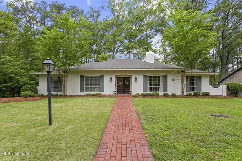 5425 Kaywood Dr, Jackson, MS 39211