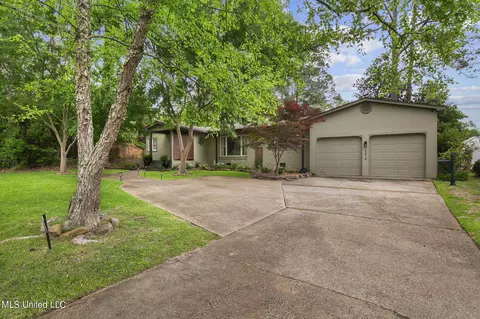 3814 Old Canton Rd, Jackson, MS 39216