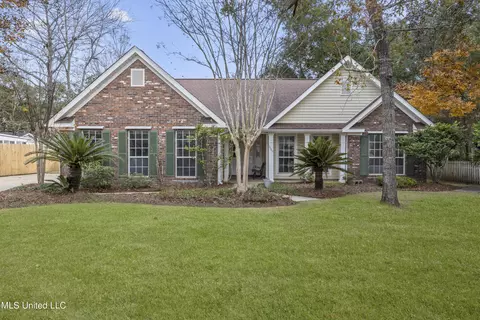 1500 Beachview Dr, Ocean Springs, MS 39564