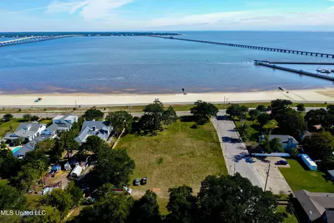 400 N Beach Blvd, Bay Saint Louis, MS 39520