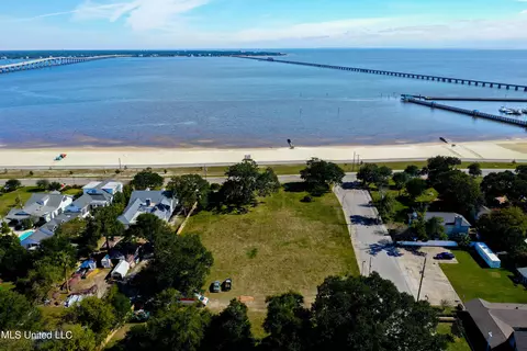 400 N Beach Blvd, Bay Saint Louis, MS 39520