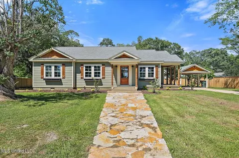 605 E Georgetown St, Crystal Springs, MS 39059