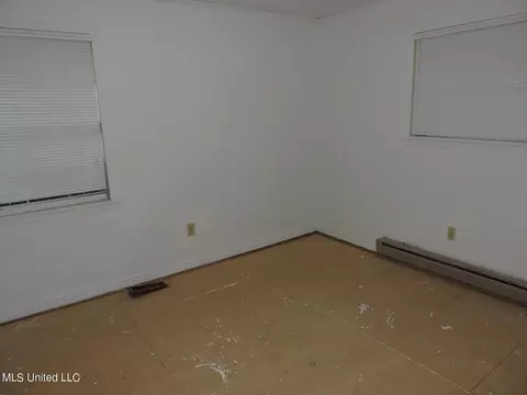 Bedroom - 1614 Hwy 5, Hickory Flat, MS 38633 photo 2 of 4