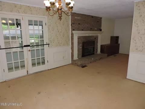 Living - 1614 Hwy 5, Hickory Flat, MS 38633 photo 3 of 3