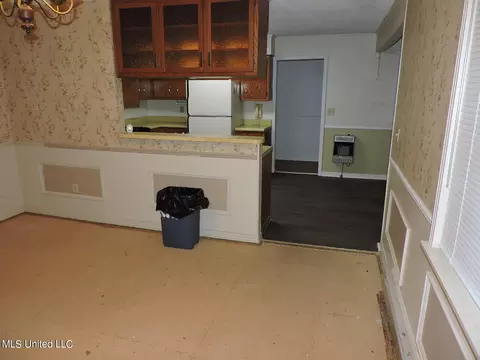 Dining - 1614 Hwy 5, Hickory Flat, MS 38633 photo 1 of 2