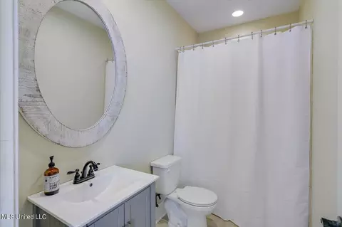 Bath - 108 St Charles Dr, Madison, MS 39110 photo 6 of 6