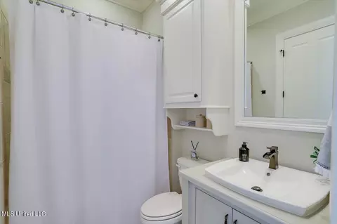 Bath - 108 St Charles Dr, Madison, MS 39110 photo 5 of 6