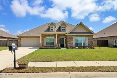 6617 Sugarcane Cir, Ocean Springs, MS 39564