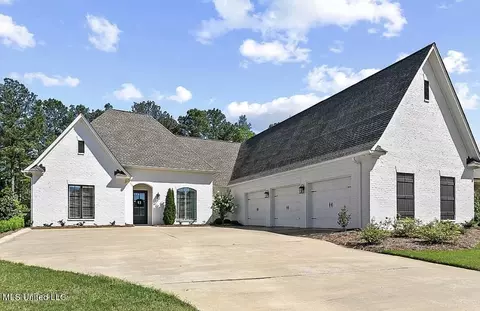 216 S Woodcreek Rd, Madison, MS 39110
