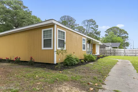 748 E Northside Dr, Jackson, MS 39206 photo 3