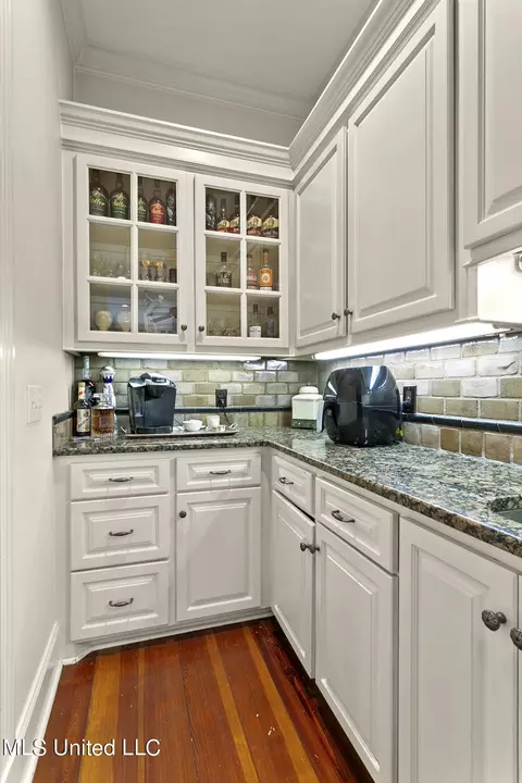 Kitchen - 551 Twin Cedars Dr, Madison, MS 39110 photo 7 of 7