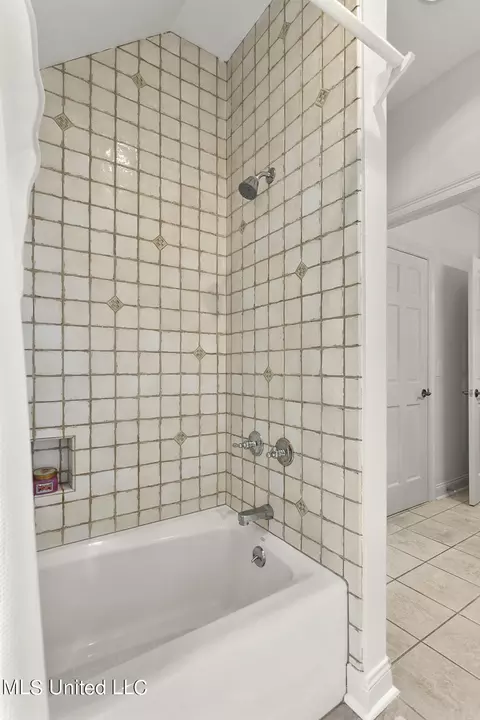 Bath - 551 Twin Cedars Dr, Madison, MS 39110 photo 7 of 7