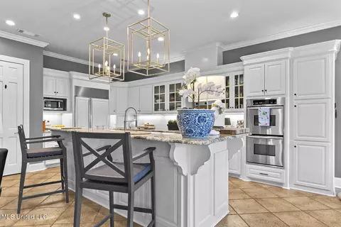 Kitchen - 551 Twin Cedars Dr, Madison, MS 39110 photo 6 of 7