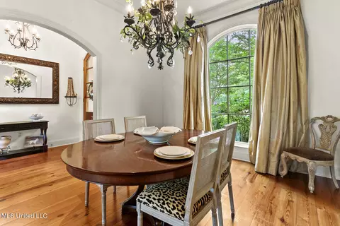 Dining - 551 Twin Cedars Dr, Madison, MS 39110 photo 2 of 3