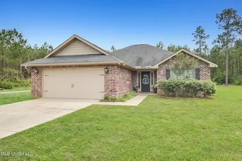 6 Pebble Brook Ct, Perkinston, MS 39573