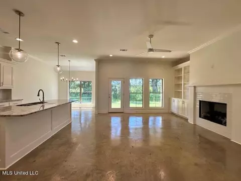 Living - 102 Porter Rdg, Canton, MS 39046 photo 1 of 3