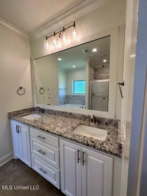 Bath - 102 Porter Rdg, Canton, MS 39046 photo 1 of 4