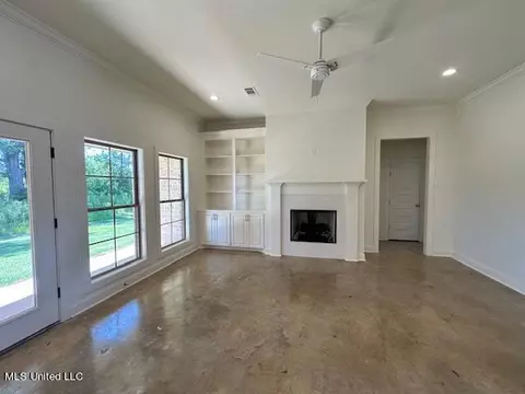 Living - 102 Porter Rdg, Canton, MS 39046 photo 3 of 3