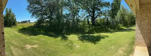 Exterior - 102 Porter Rdg, Canton, MS 39046 photo 3 of 4