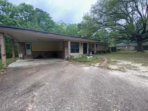 4100 Crowley Rd, Moss Point, MS 39562