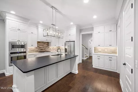 Kitchen - 101 Camden Cv, Madison, MS 39110 photo 1 of 2