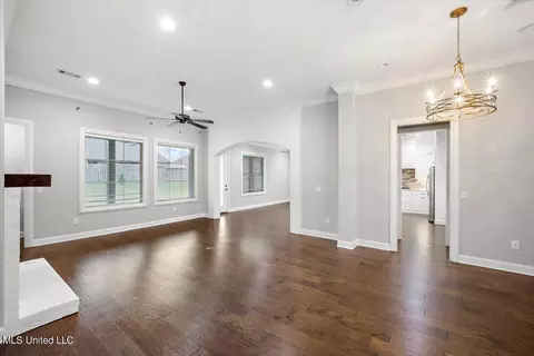 Living - 101 Camden Cv, Madison, MS 39110 photo 2 of 3