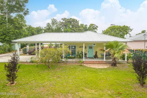 133 Caldwell Ave, Biloxi, MS 39530
