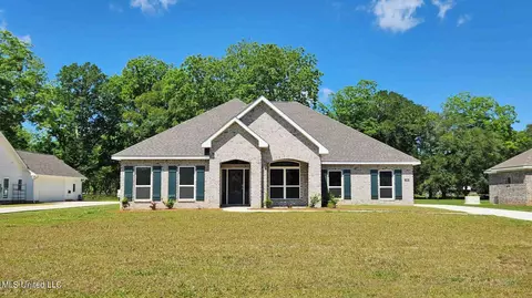 4922 Fern Dr, D'iberville, MS 39540
