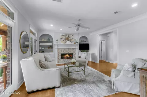 Living - 306 Westminster Ct, Brandon, MS 39047 photo 1 of 3