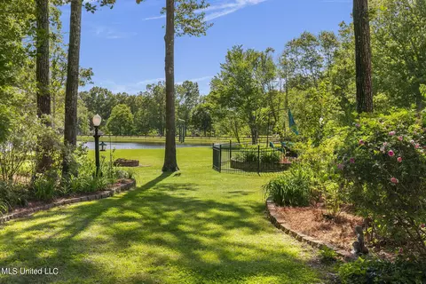 Exterior - 306 Westminster Ct, Brandon, MS 39047 photo 11 of 27