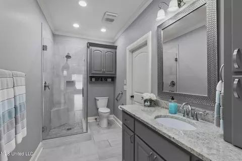 Bath - 306 Westminster Ct, Brandon, MS 39047 photo 1 of 8