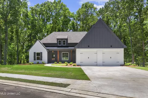 105 Griffis Ln, Madison, MS 39110