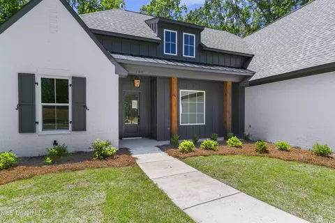 Exterior - 105 Griffis Ln, Madison, MS 39110 photo 5 of 13
