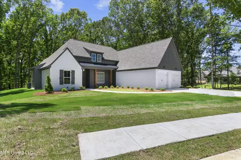 Exterior - 105 Griffis Ln, Madison, MS 39110 photo 2 of 13