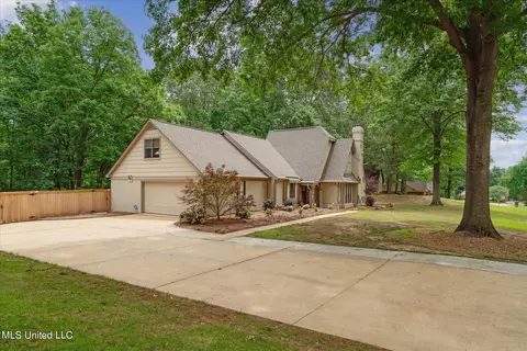 2684 Birch Island Dr, Nesbit, MS 38651 photo 6