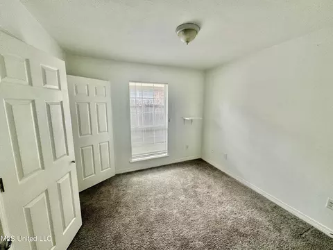 Bedroom - 305 Edgewater Branch Dr, Brandon, MS 39042 photo 3 of 4