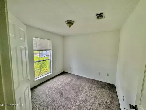 Bedroom - 305 Edgewater Branch Dr, Brandon, MS 39042 photo 2 of 4