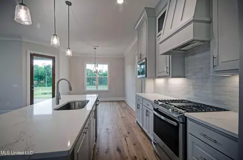 Kitchen - 111 Lake Crest Dr, Madison, MS 39110 photo 2 of 2