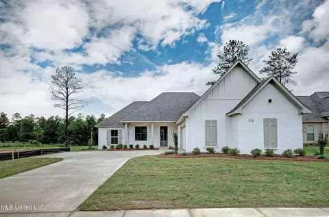 111 Lake Crest Dr, Madison, MS 39110