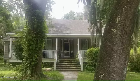 4430 Mcinnis Ave, Moss Point, MS 39563