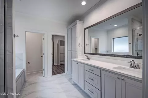 Bath - 208 Baleigh Dr #LOT 5, Canton, MS 39046 photo 3 of 3