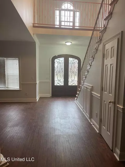 Entry Way - 304 Meadow Creek Pl, Jackson, MS 39211 photo 1 of 6
