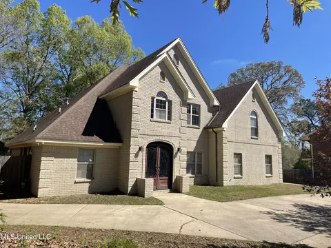 Exterior - 304 Meadow Creek Pl, Jackson, MS 39211 photo 4 of 5