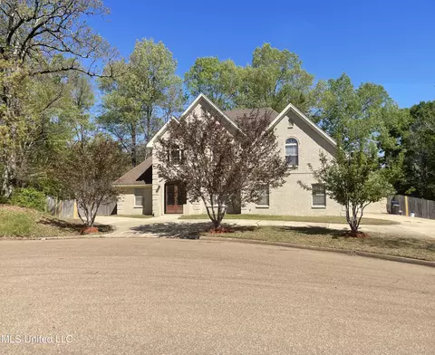Exterior - 304 Meadow Creek Pl, Jackson, MS 39211 photo 3 of 5